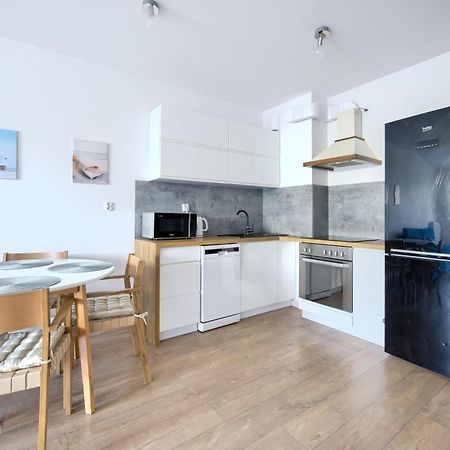 Apartamentyprzymorzu Baltycki Z Miejscem Postojowym I Ogrodkiem Kolobrzeg Exterior photo