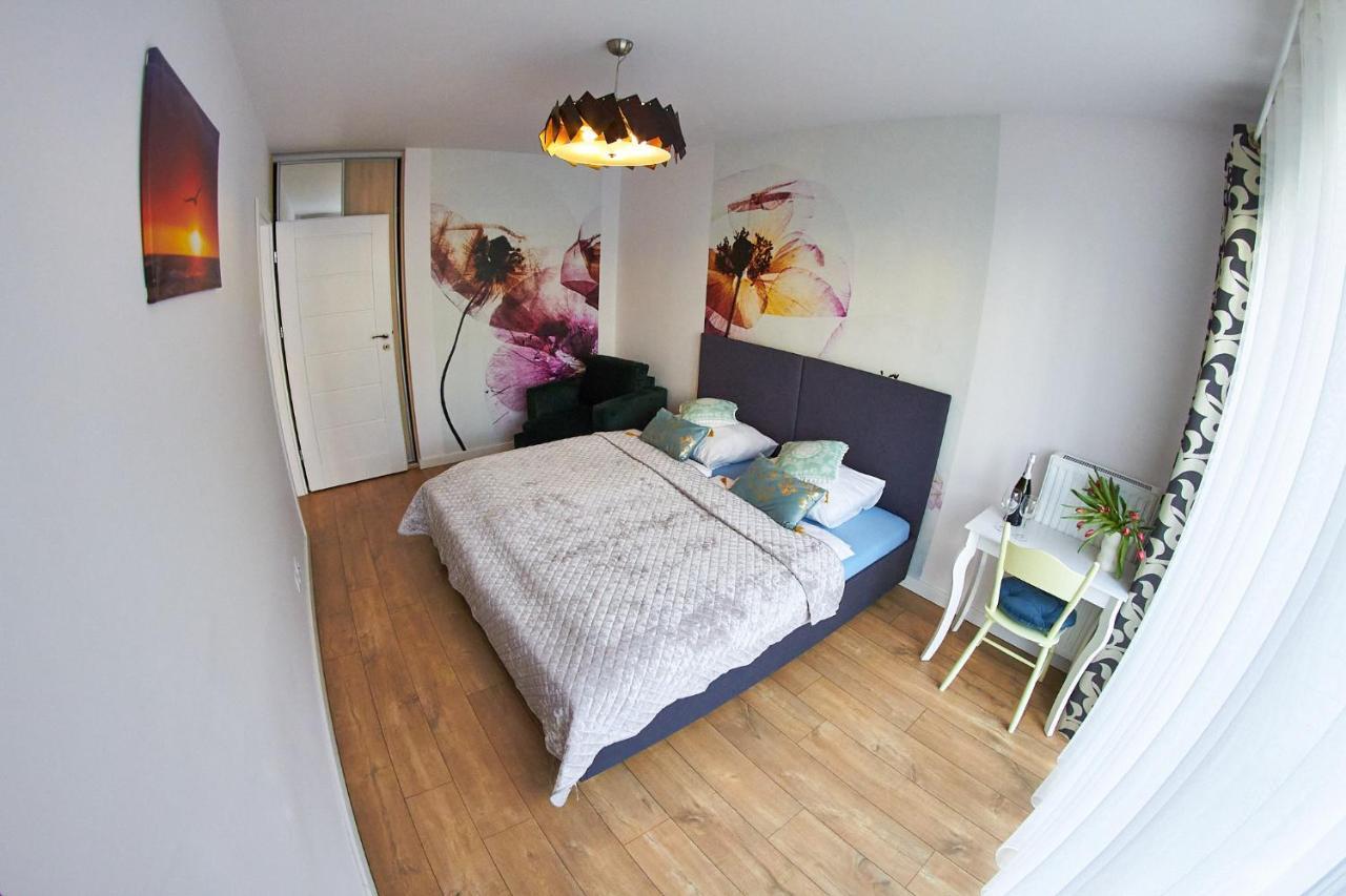 Apartamentyprzymorzu Baltycki Z Miejscem Postojowym I Ogrodkiem Kolobrzeg Exterior photo