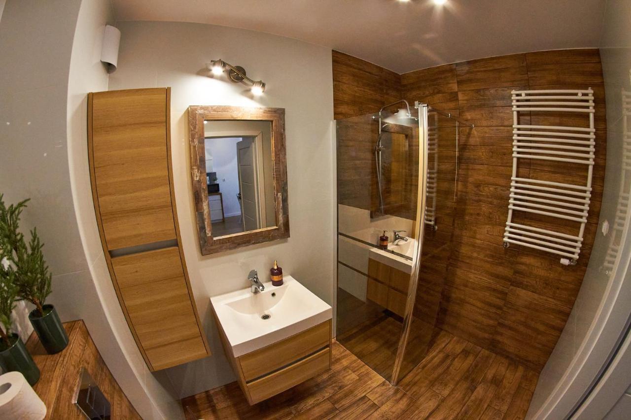 Apartamentyprzymorzu Baltycki Z Miejscem Postojowym I Ogrodkiem Kolobrzeg Exterior photo