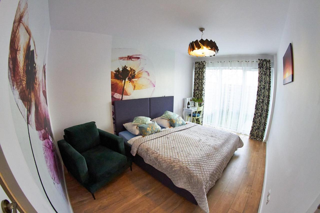 Apartamentyprzymorzu Baltycki Z Miejscem Postojowym I Ogrodkiem Kolobrzeg Exterior photo