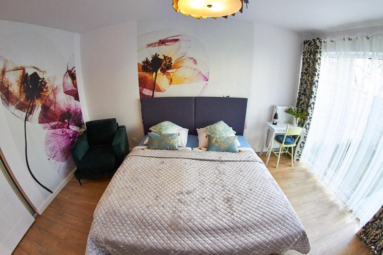 Apartamentyprzymorzu Baltycki Z Miejscem Postojowym I Ogrodkiem Kolobrzeg Exterior photo