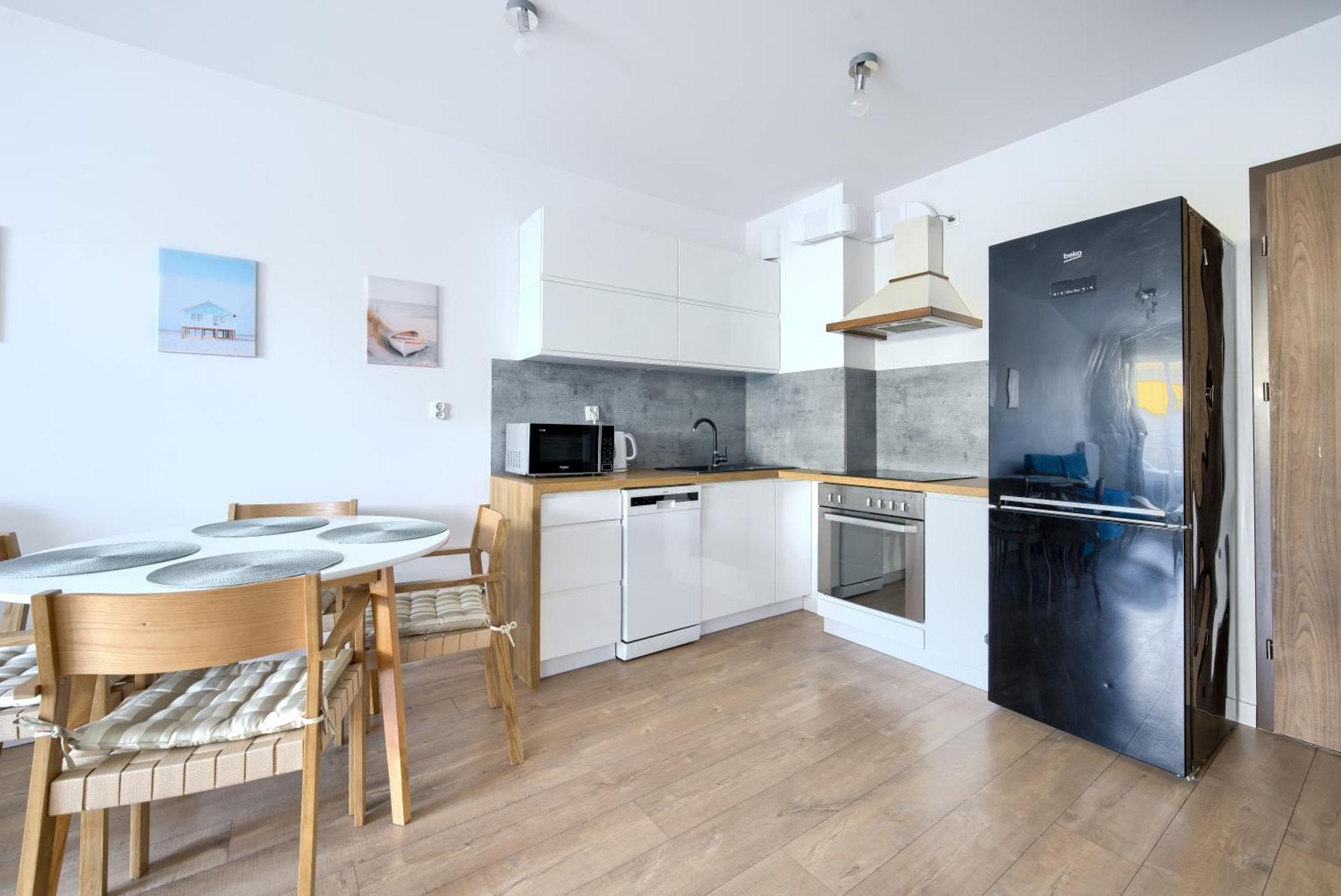 Apartamentyprzymorzu Baltycki Z Miejscem Postojowym I Ogrodkiem Kolobrzeg Exterior photo