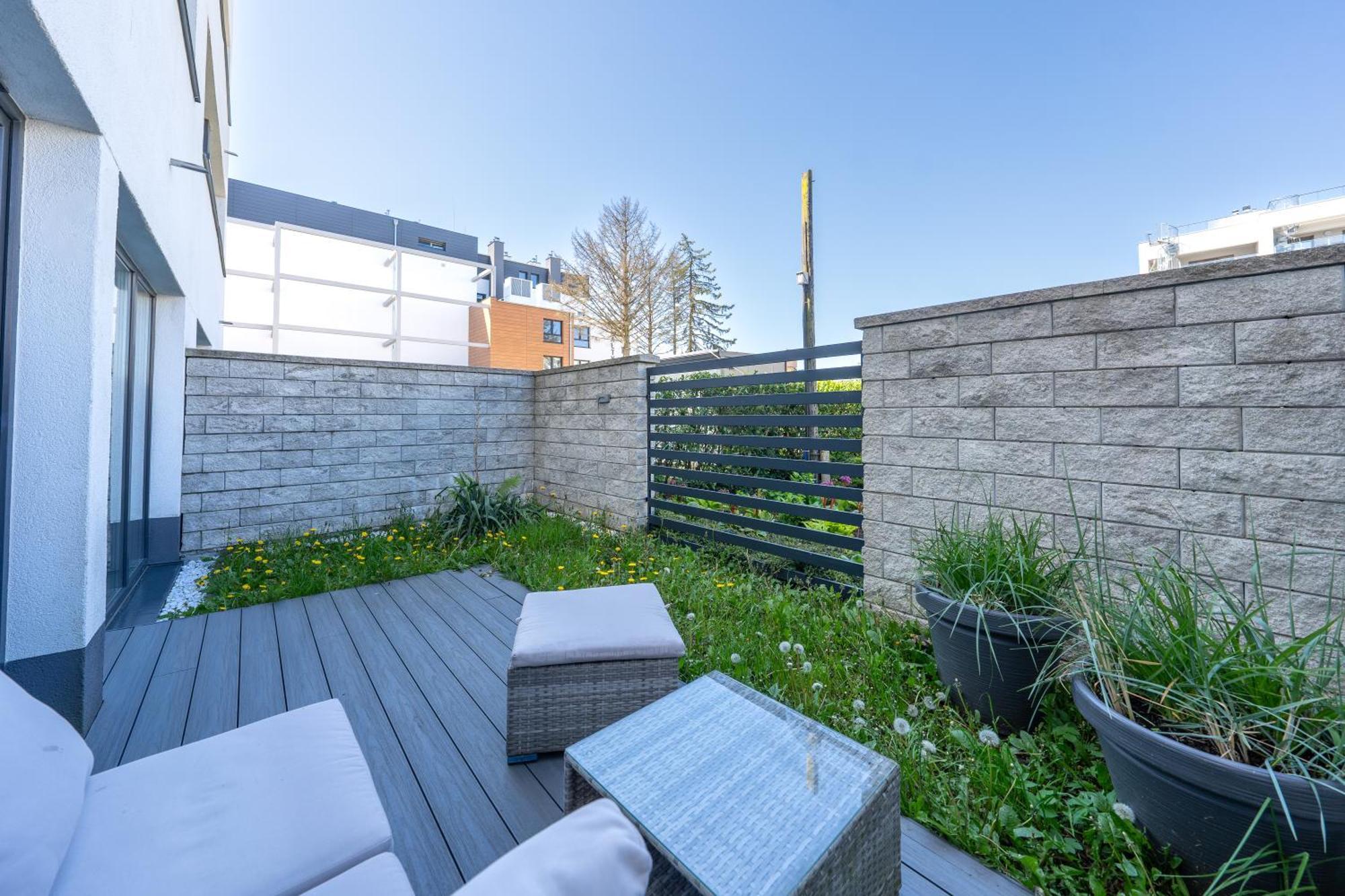 Apartamentyprzymorzu Baltycki Z Miejscem Postojowym I Ogrodkiem Kolobrzeg Exterior photo